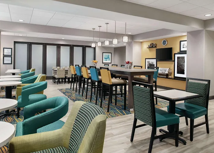 Hotel Hampton Southwest 3*